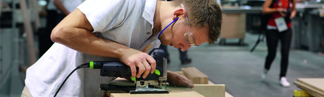 Richard M. Schauer bei den WorldSkills - Goldmedaillengewinner aus Deutschland im Wettbewerb Möbelschreiner